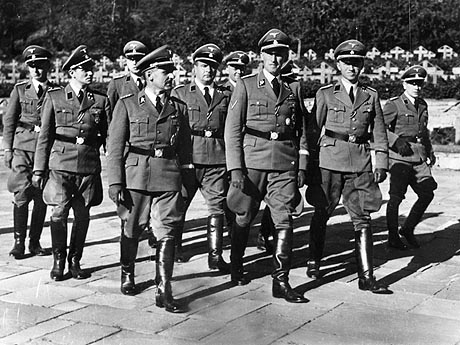 Gestapo- polisi rahasia Nazi Jerman