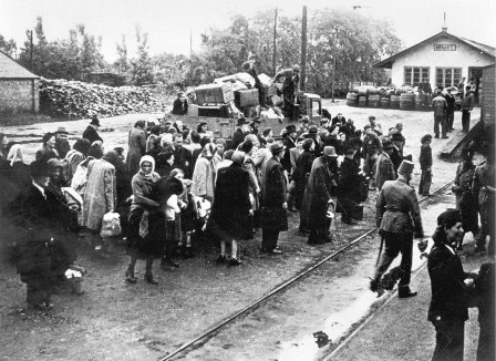 Hungarian Jews awaiting the deportation train