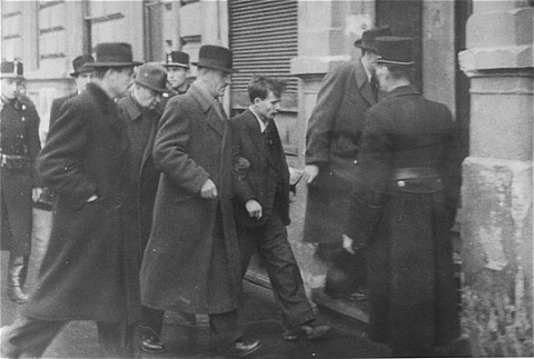A jewish man arrested in Budapest